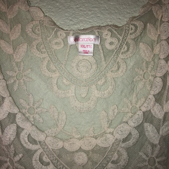 White Lace Tank top ✨🌟 - Picture 2 of 4